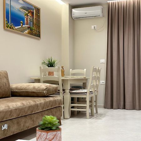Beachfront Apartment With Balcony Vlore Exterior photo