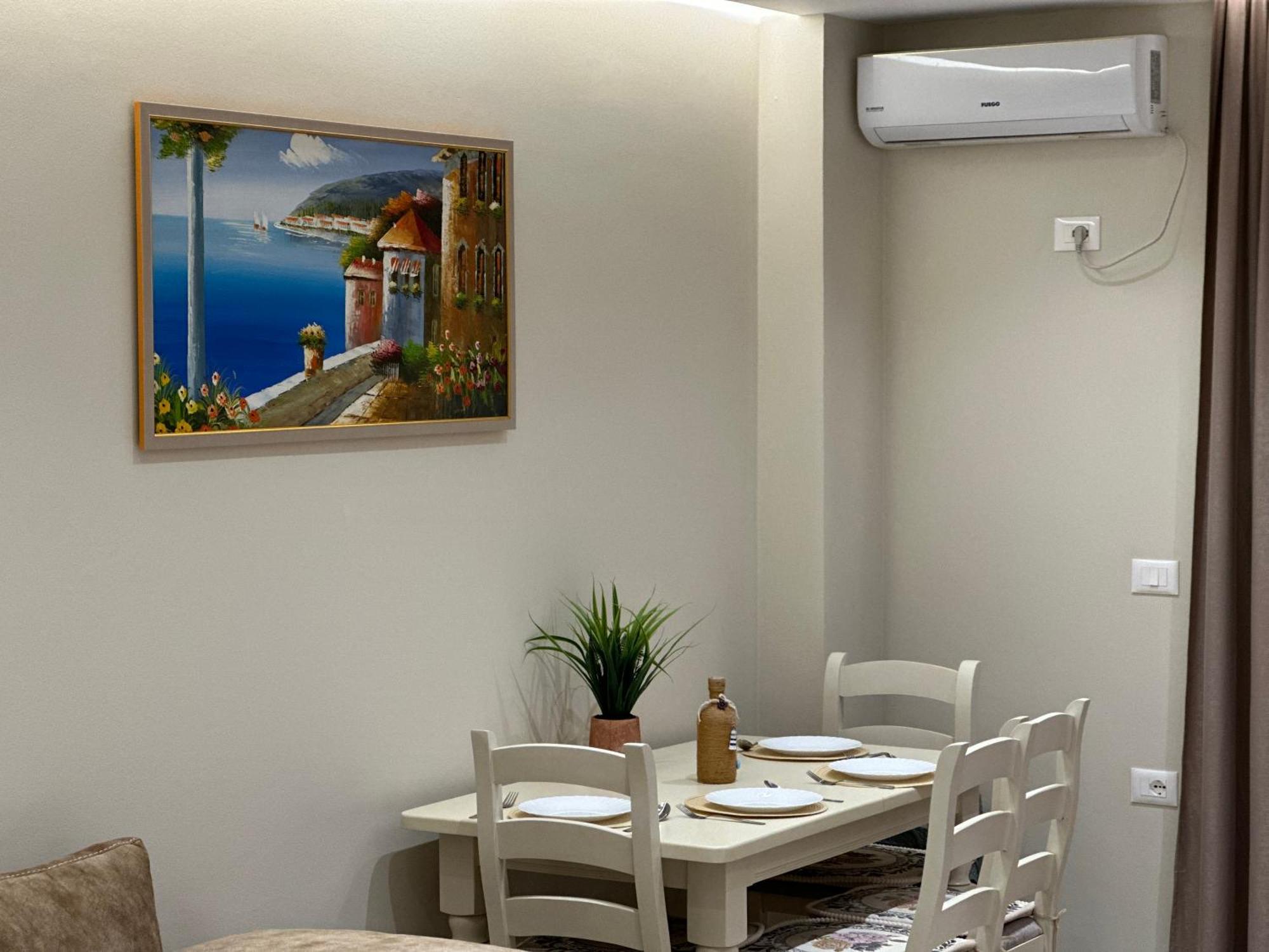 Beachfront Apartment With Balcony Vlore Exterior photo